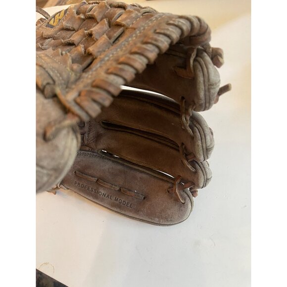 Mizuno Max Flex Professional Model Baseball Glove: RHT 12/13” - Picture 5 of 10